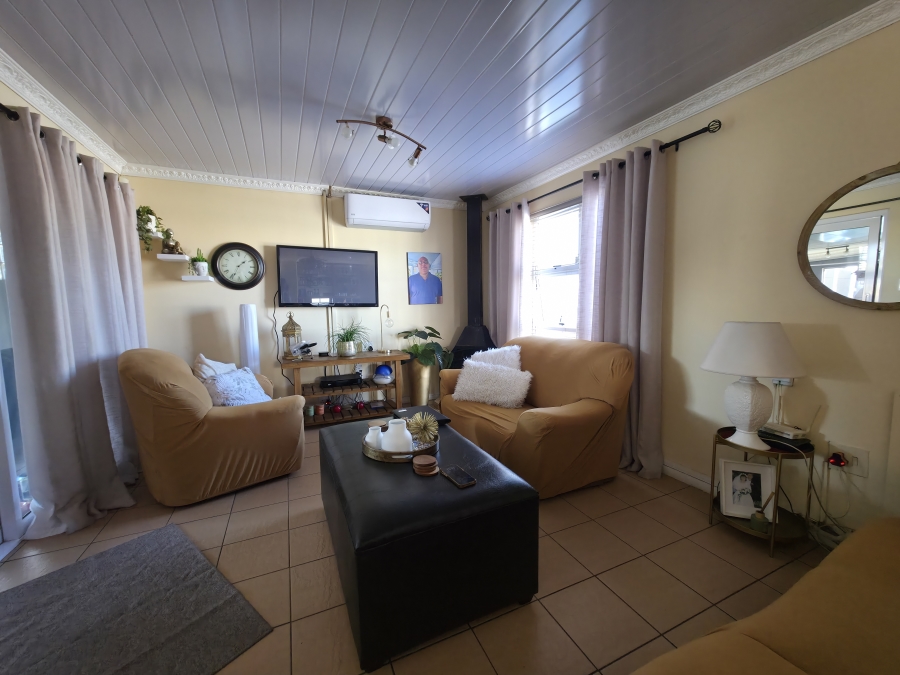 3 Bedroom Property for Sale in Electric City Western Cape